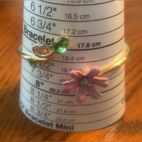 BETSEY JOHNSON SET Blush Pink Flower Daisy Drop Earrings & Matching Bracelet NWT - Picture 5 of 15